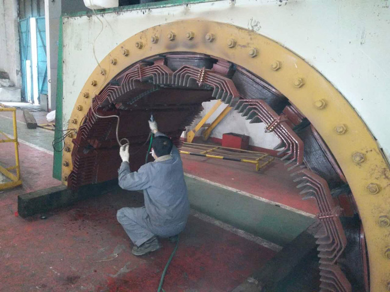 蘭電近期對103噸的大直流電機進行檢測，維護，更換軸瓦，絕緣處理。